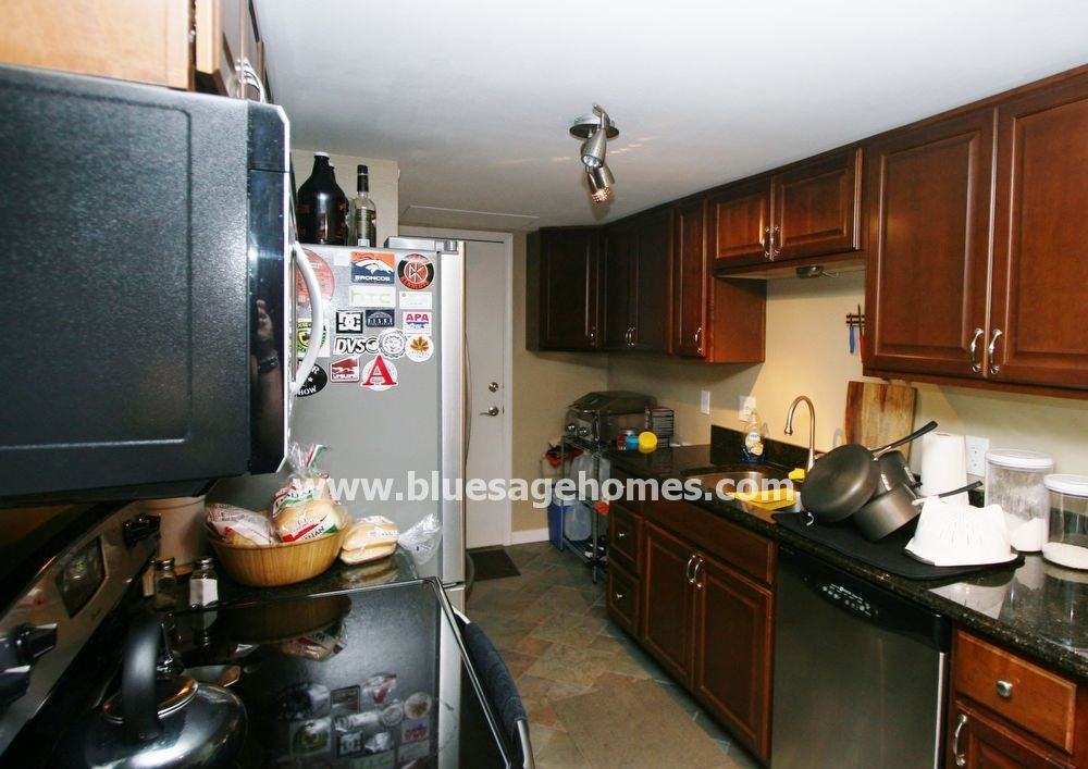 7942 Chase Cir - Photo 2 of 6