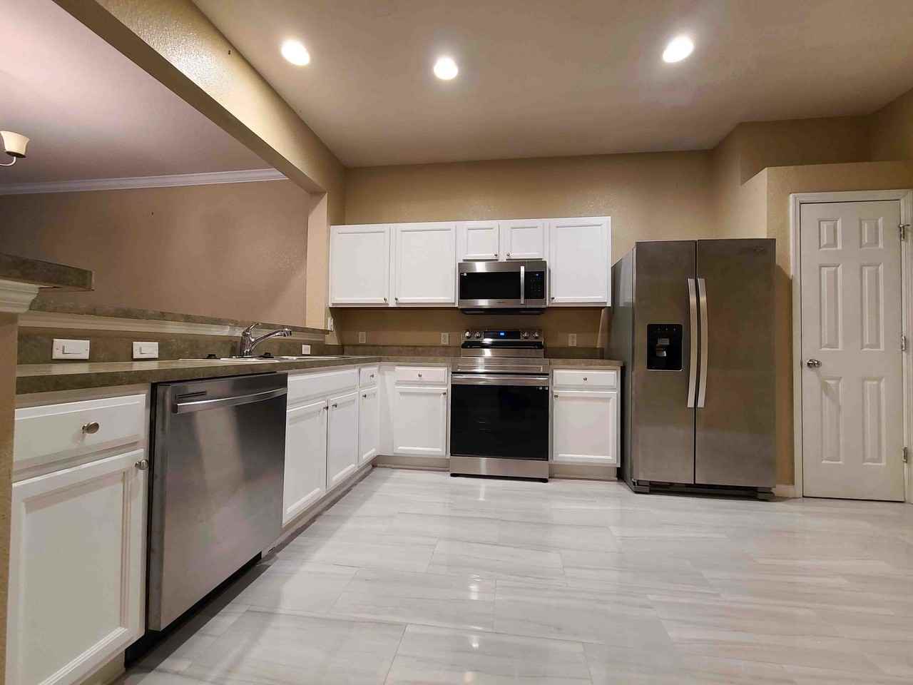 4168 Southwest 43rd Circle - Photo 4 of 22