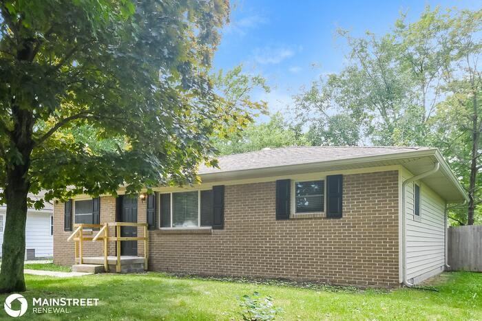 752 Laurel Ln - Photo 3 of 16