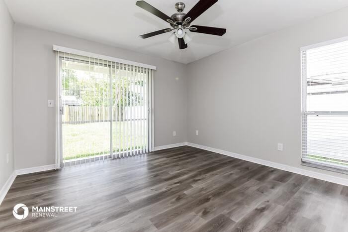 832 Orwell Ave - Photo 3 of 16