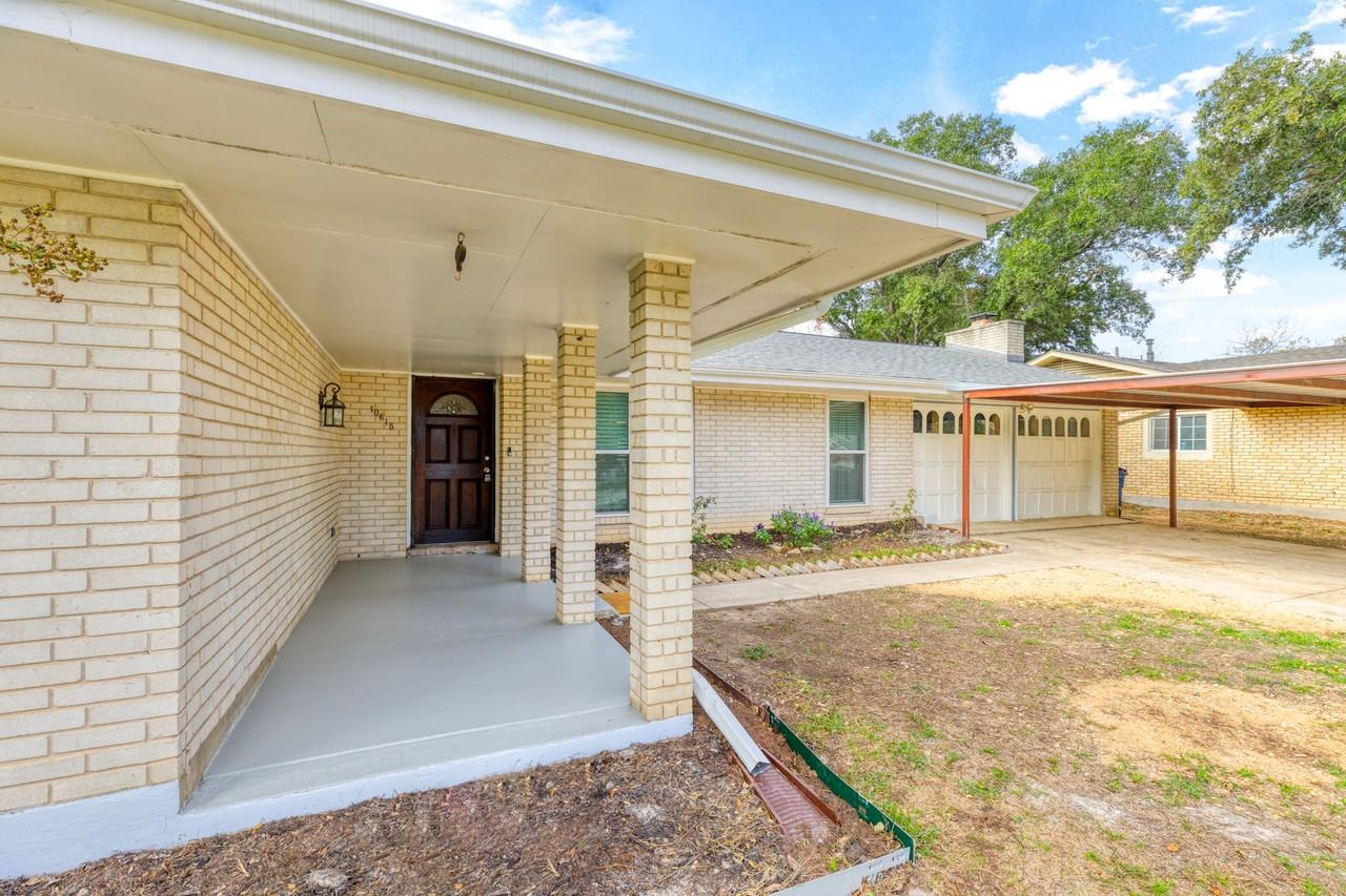 10615 Lands Run St #10615 - Photo 3 of 30