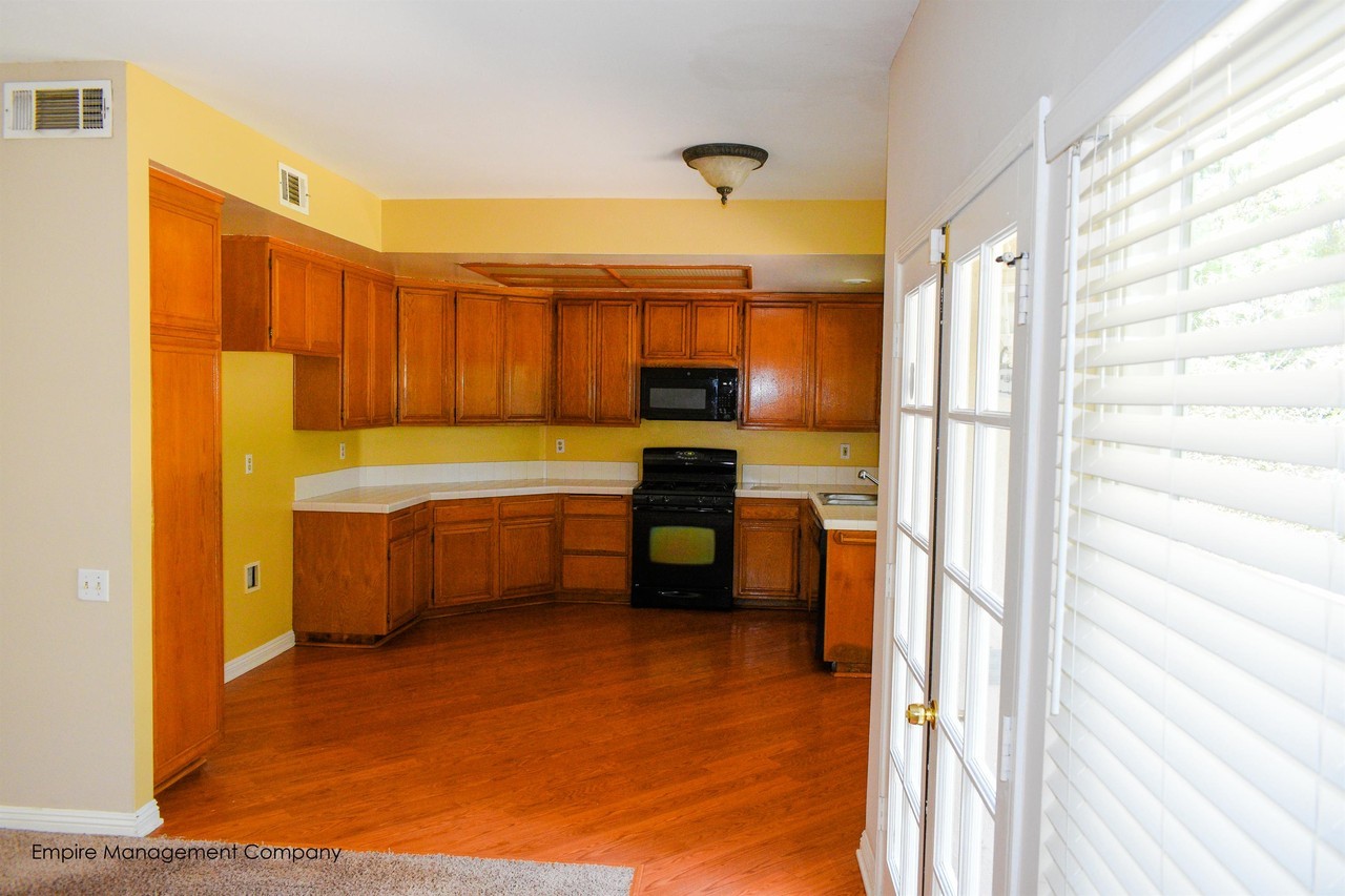 12047 River Grove Ct #1 - Photo 3 of 8