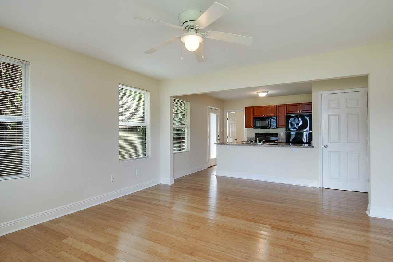 8525 Hickory - 4 #4 - Photo 3 of 13