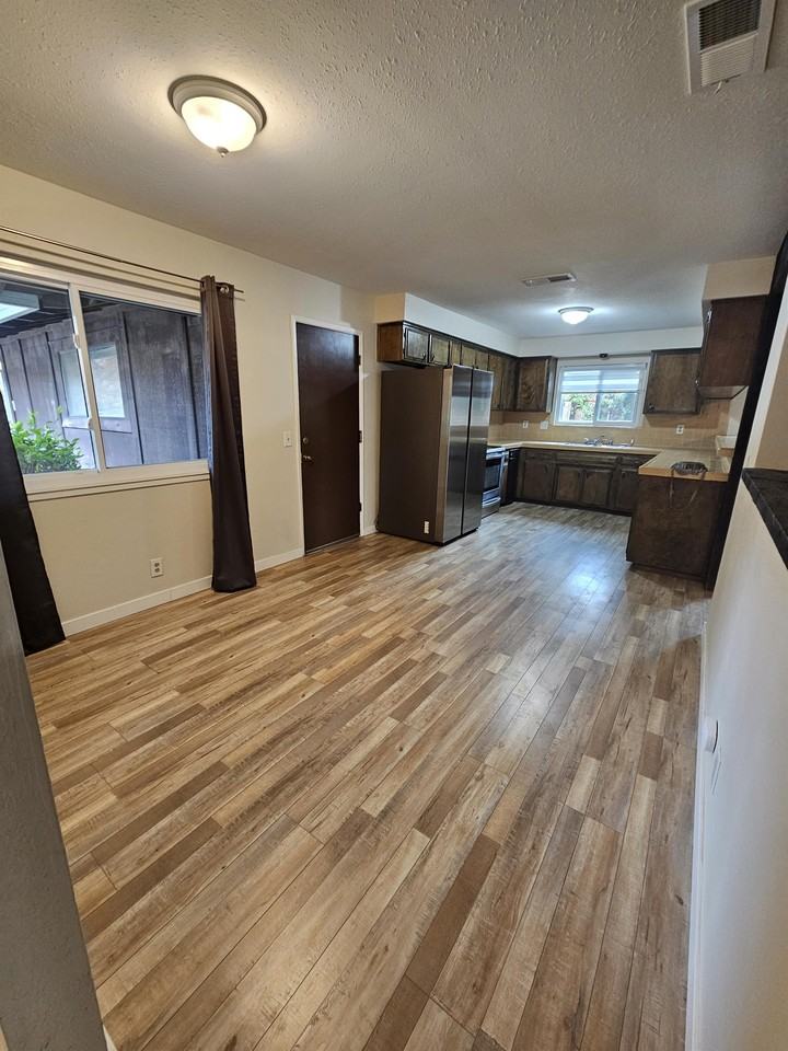 812 Greenwich Dr - Photo 7 of 43