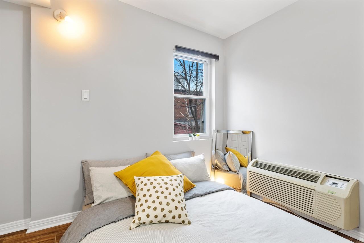 486 Albert St #205 - Photo 3 of 18