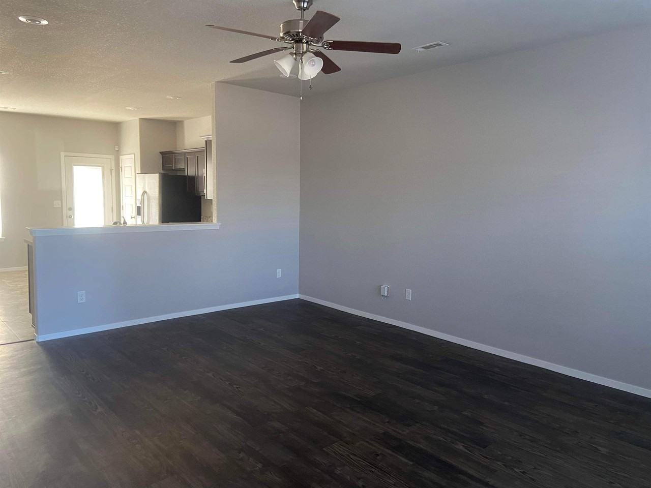 704 Sw Loudon Dr #1 - Photo 4 of 10