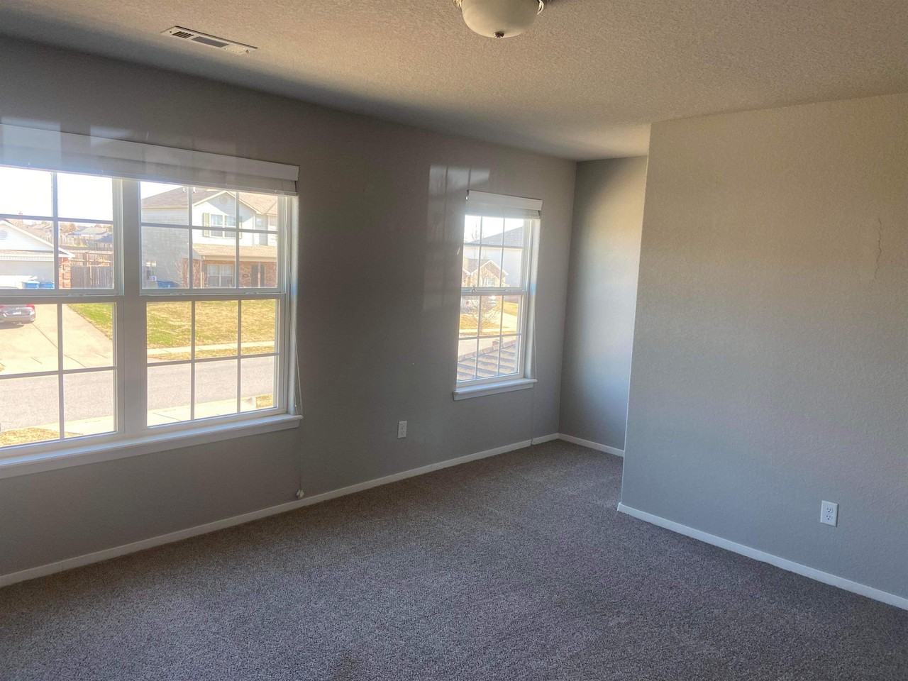 704 Sw Loudon Dr #1 - Photo 6 of 10