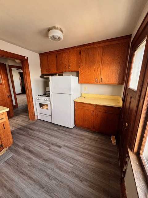 2229 1/2 Blake Ave #2 - Photo 2 of 7