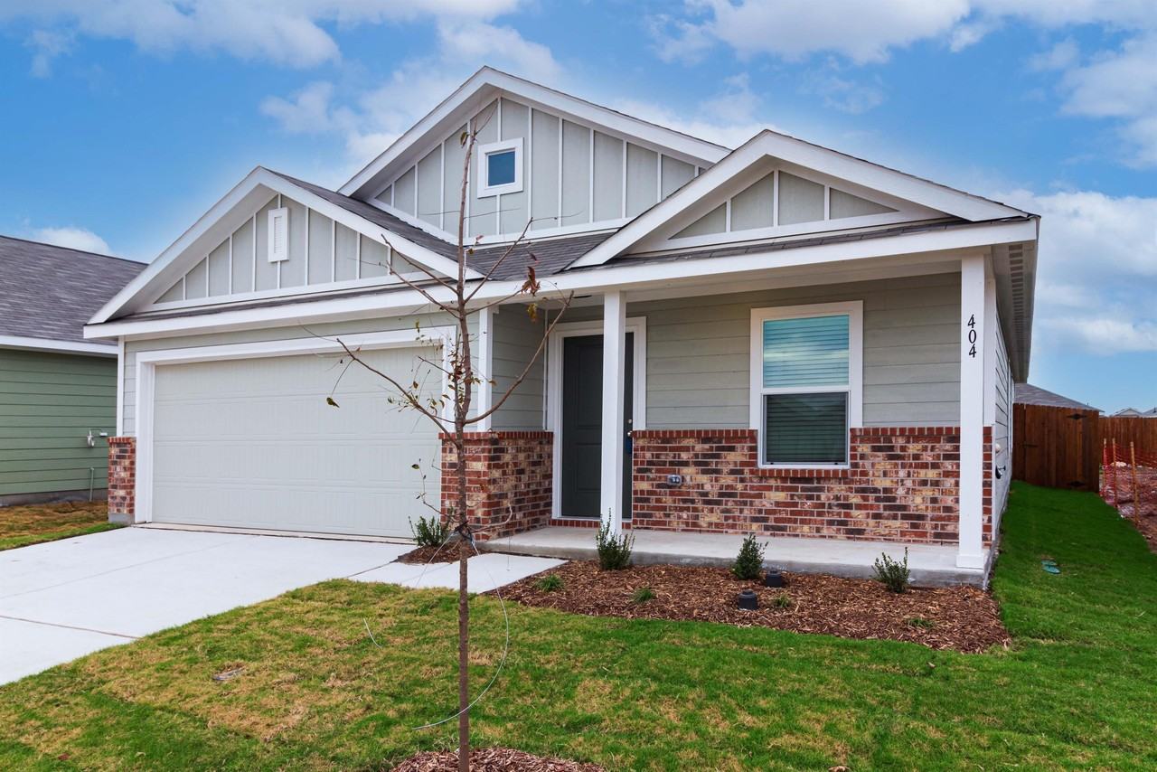 404 Dewberry St #1 - Photo 3 of 33