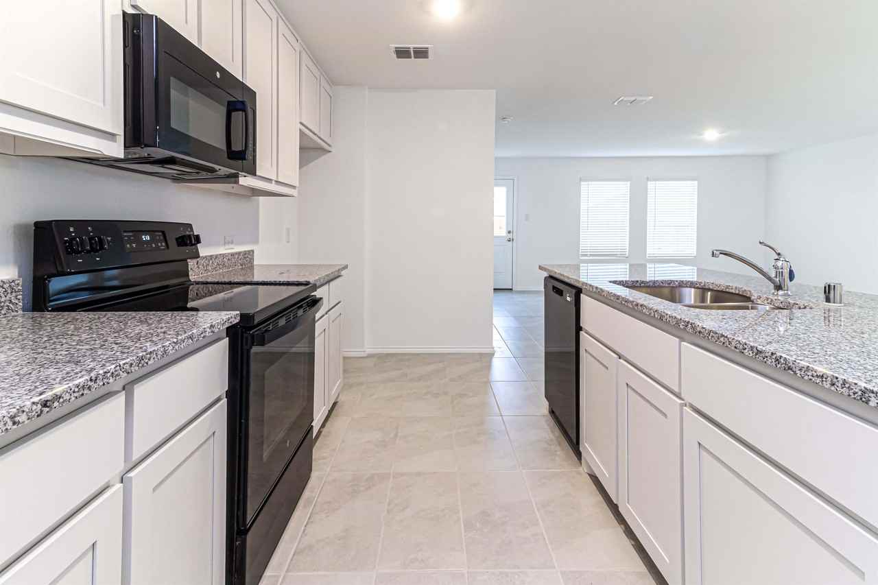 404 Dewberry St #1 - Photo 6 of 33