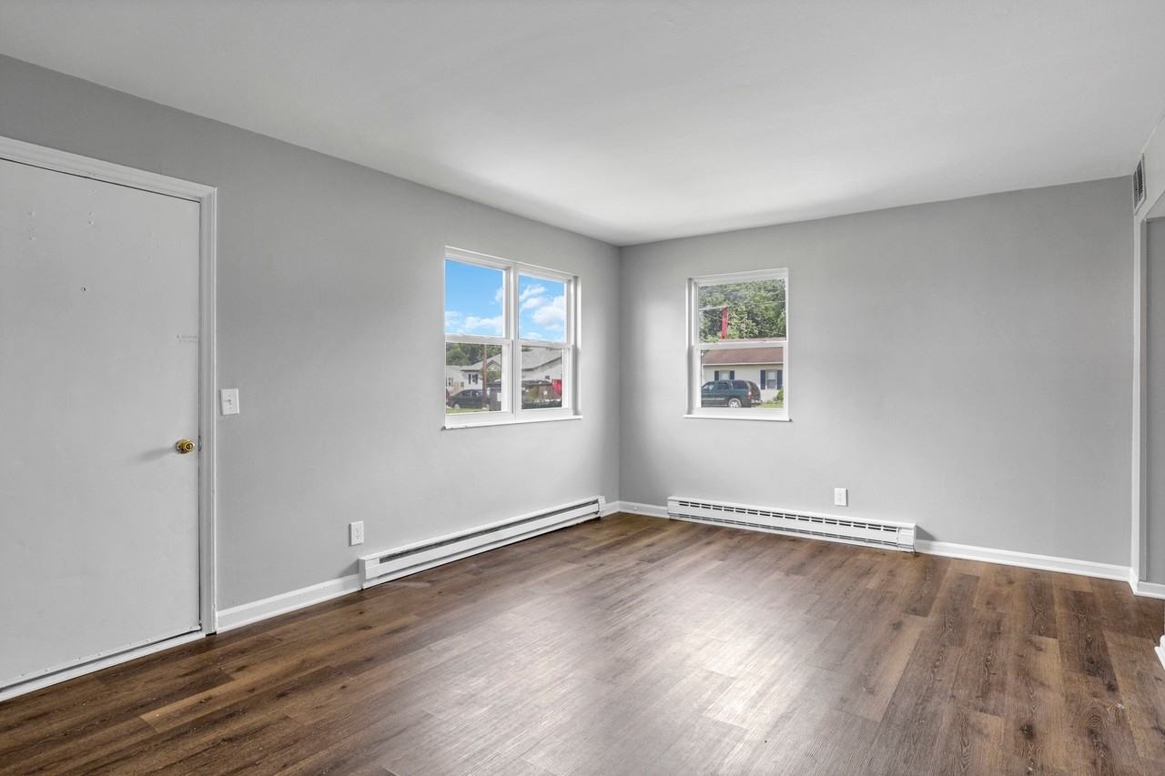 505 Tower Ct #505 - Photo 3 of 28