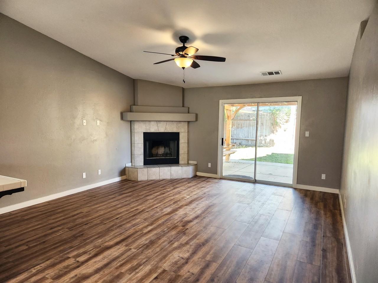 8608 Hoodsport Ave #1 - Photo 3 of 19