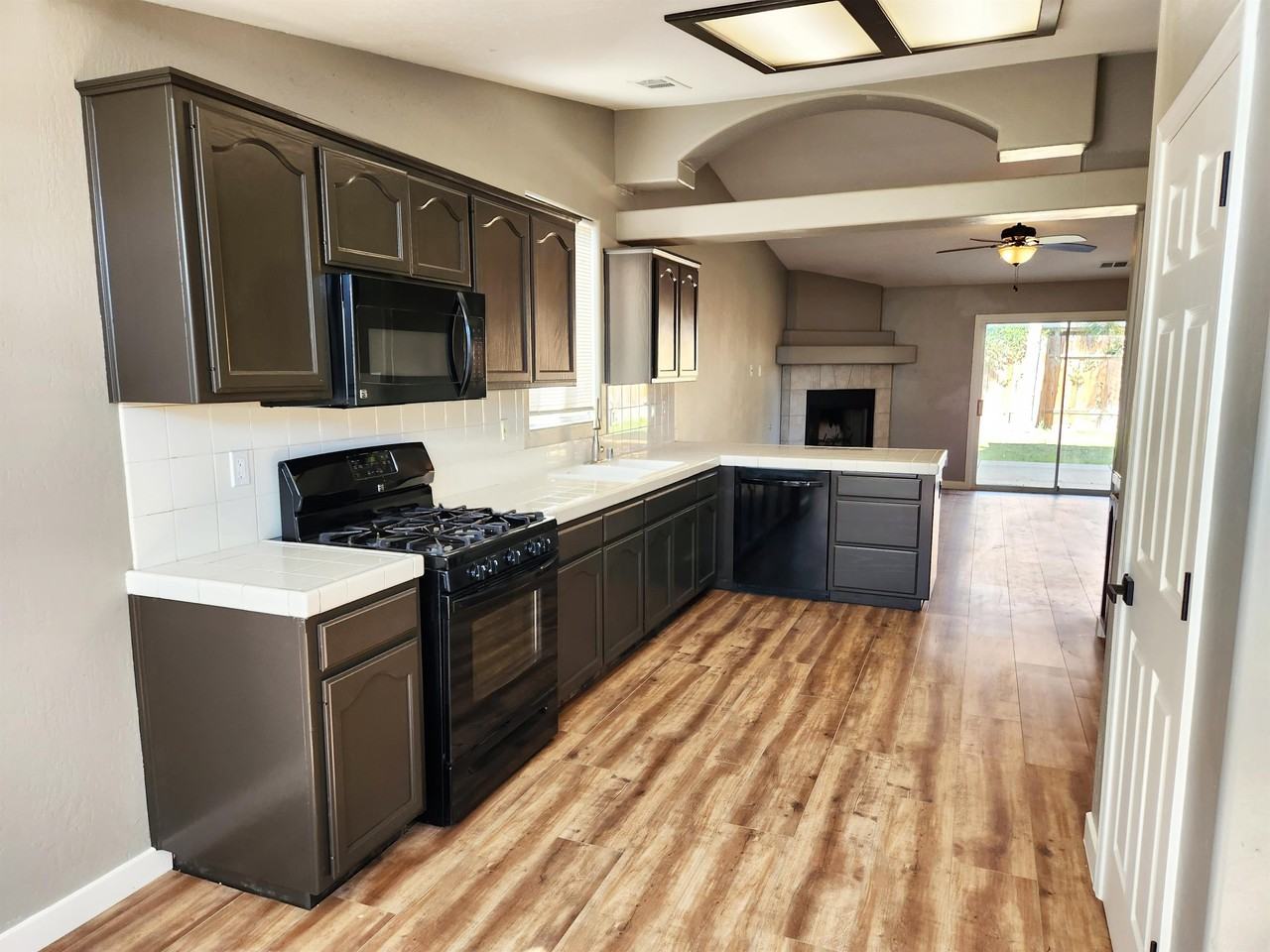 8608 Hoodsport Ave #1 - Photo 5 of 19