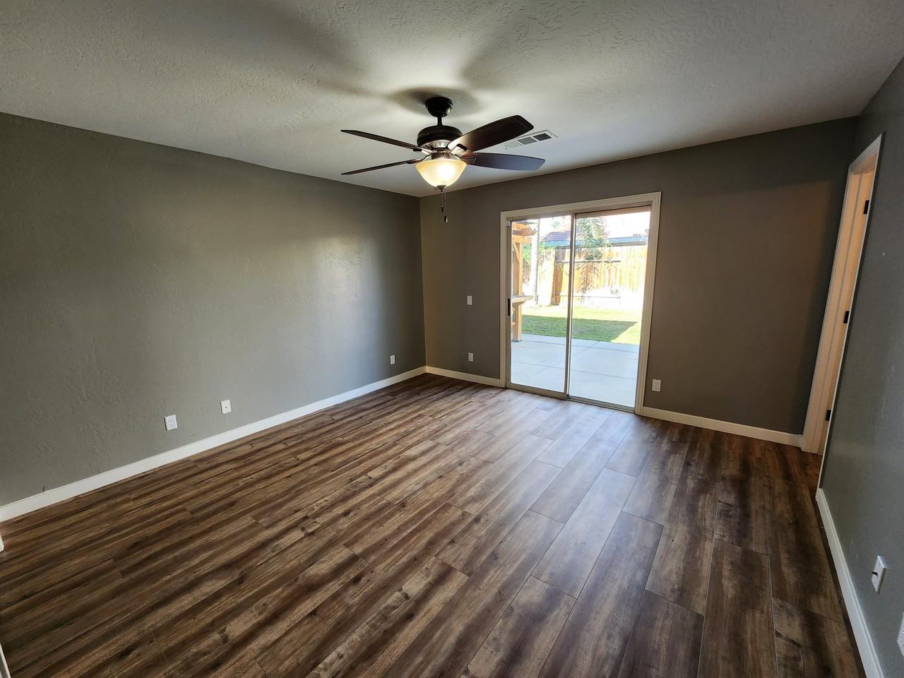 8608 Hoodsport Ave #1 - Photo 7 of 19