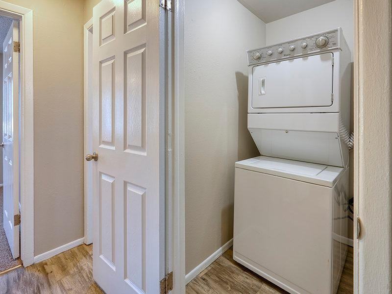 300 Russell Blvd - Photo 6 of 21