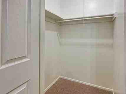 300 Russell Blvd - Photo 5 of 21