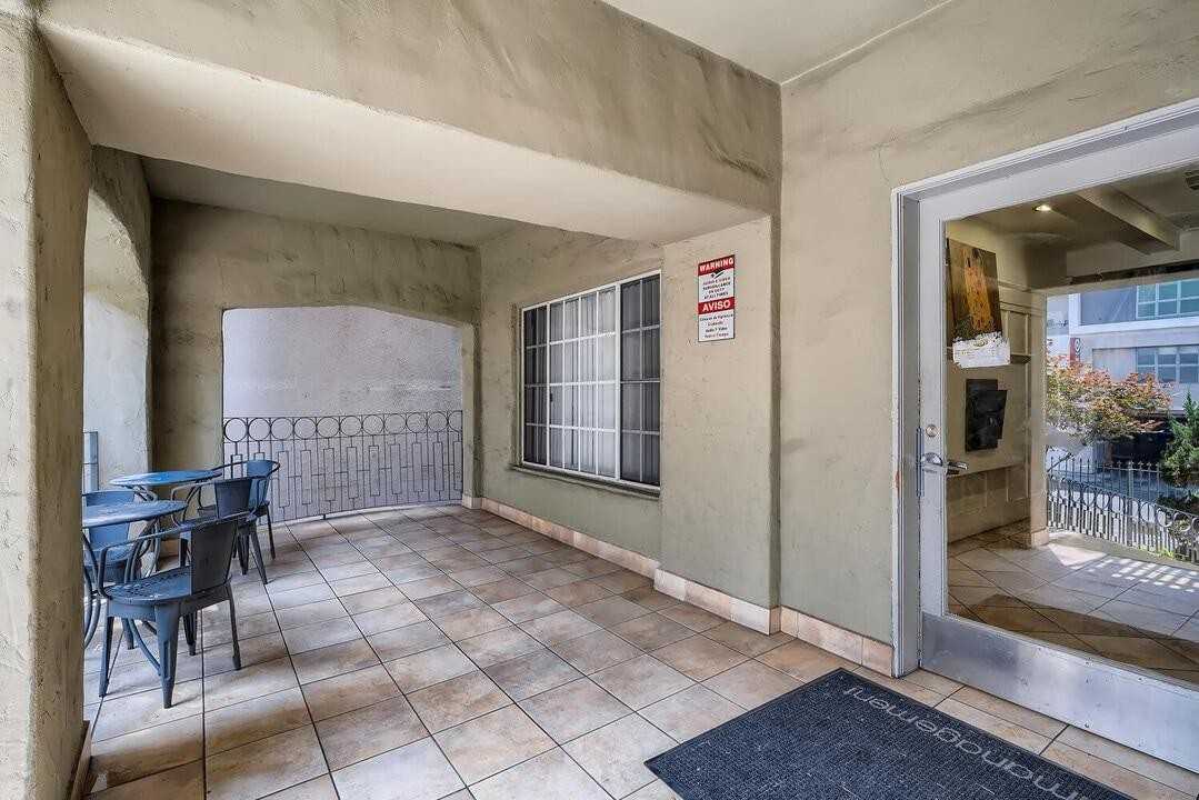 615 S Virgil Ave - Photo 6 of 16