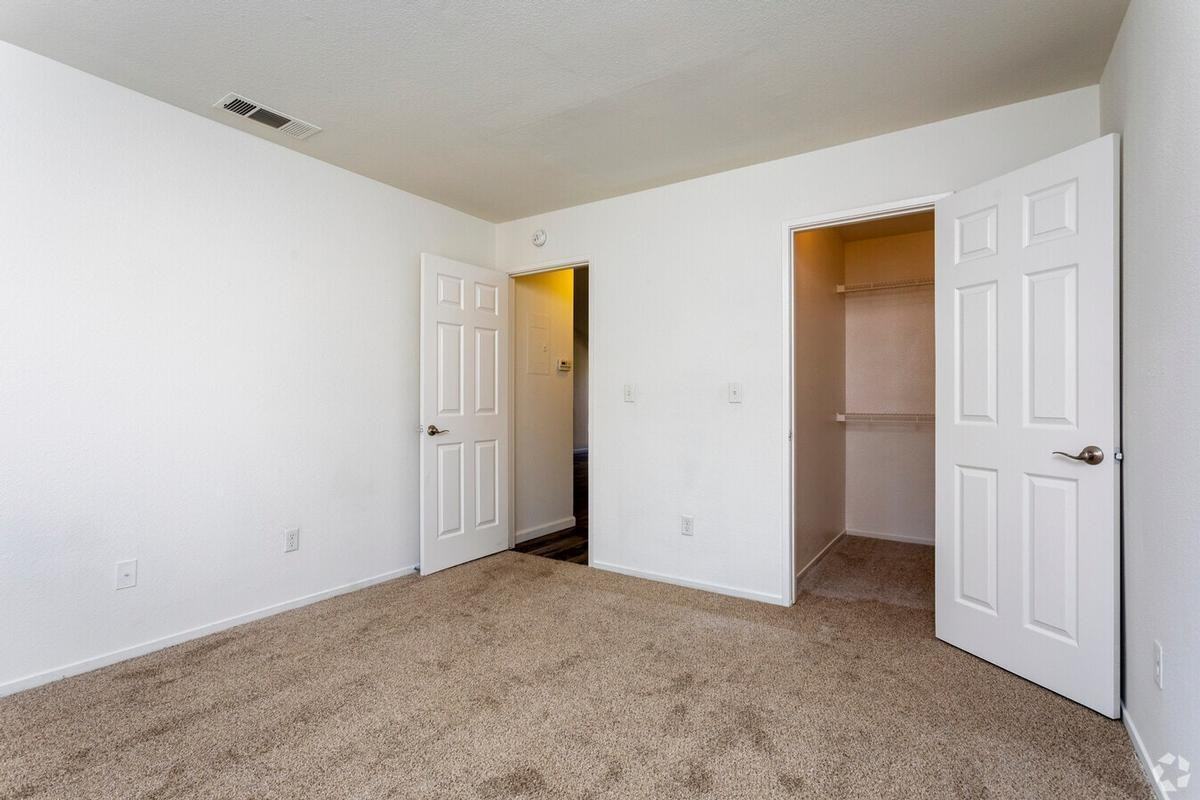 5350 N Brawley Ave - Photo 5 of 44