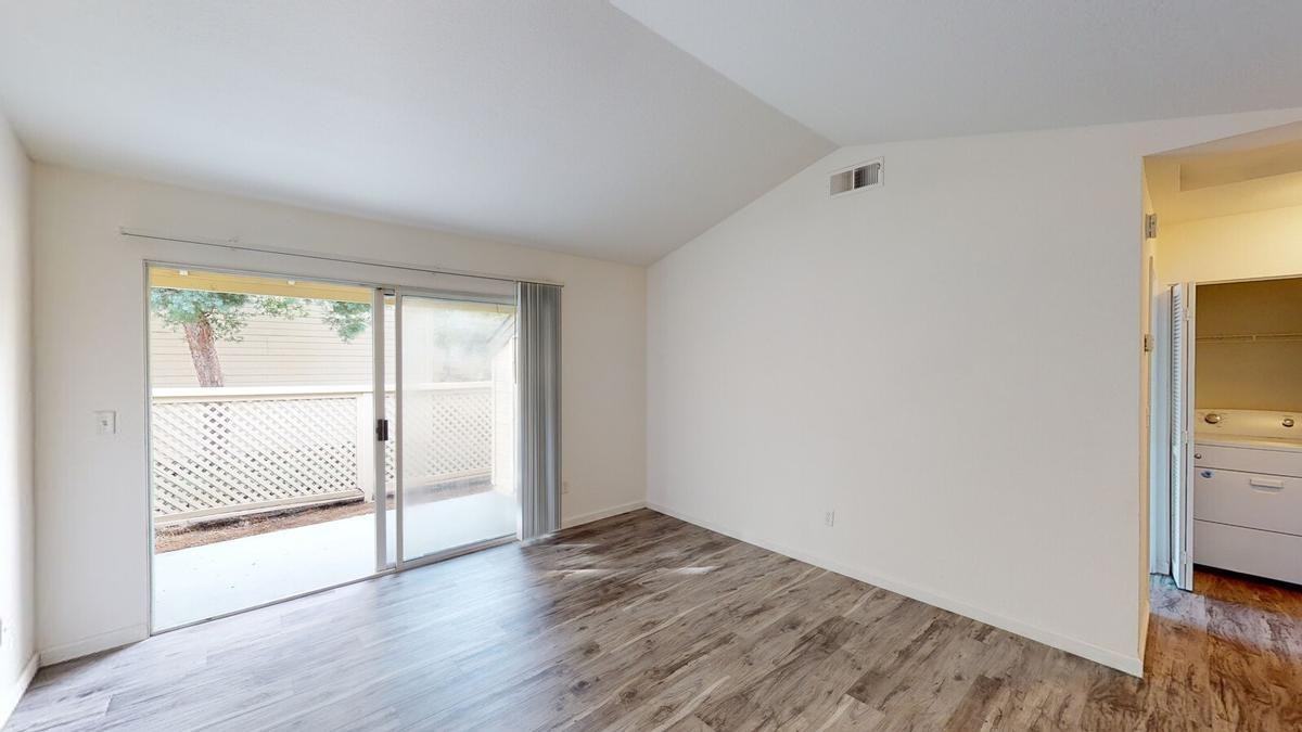 5350 N Brawley Ave - Photo 6 of 44