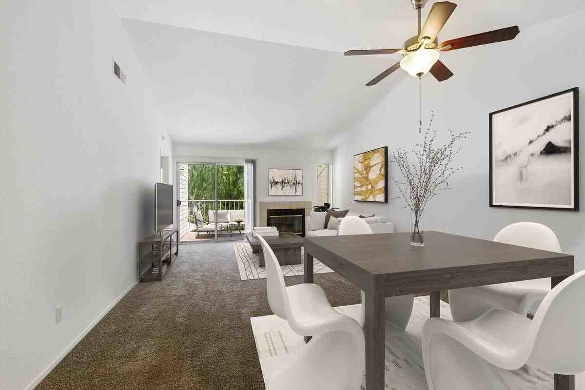 5350 N Brawley Ave - Photo 5 of 44