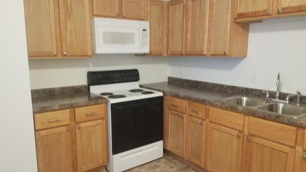 202 S Paw Paw St #8 - Photo 3 of 11