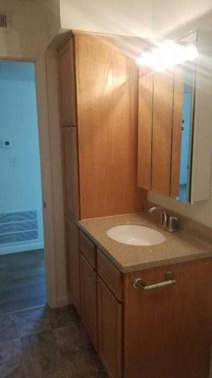 202 S Paw Paw St #8 - Photo 6 of 11