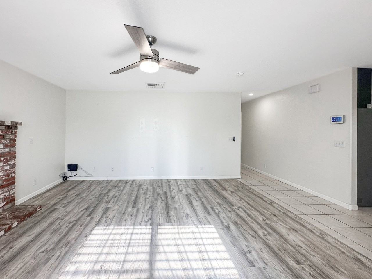 1240 W Mariposa Ave - Photo 3 of 33