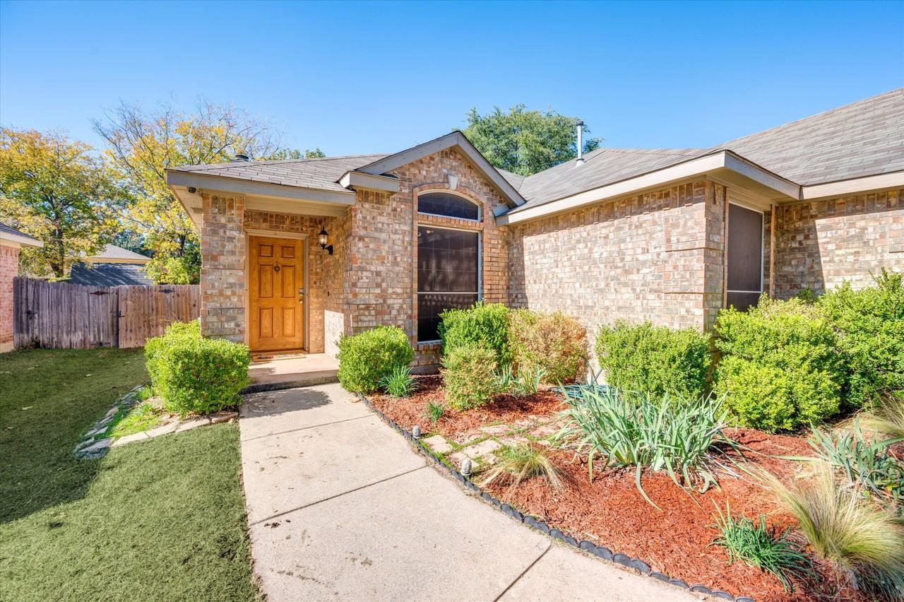 6733 Cambrian Way - Photo 3 of 31