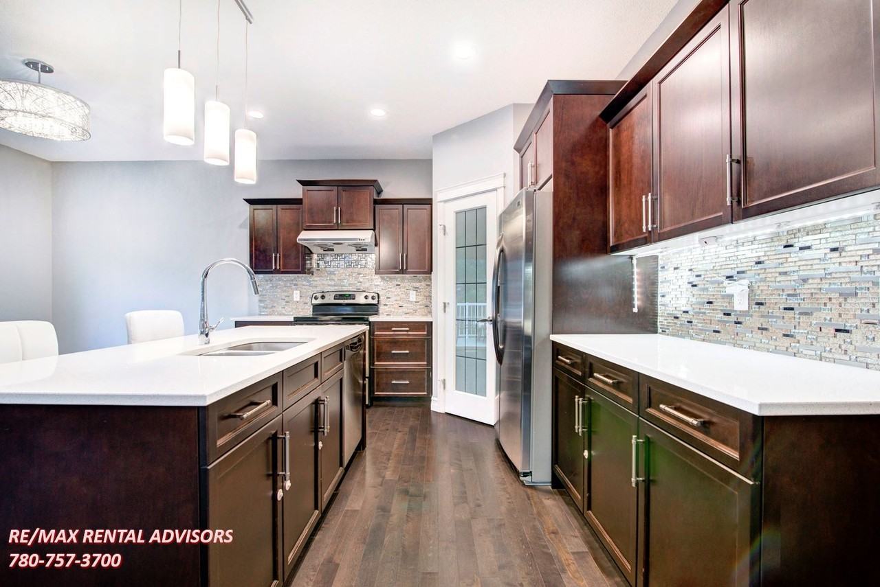 8213 180a Ave Nw - Photo 3 of 25