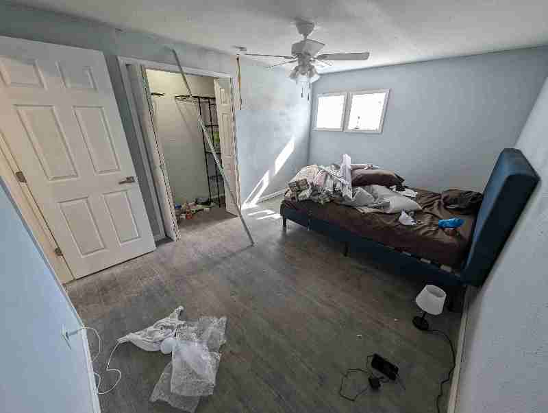 1712 E 15th St - Photo 3 of 11