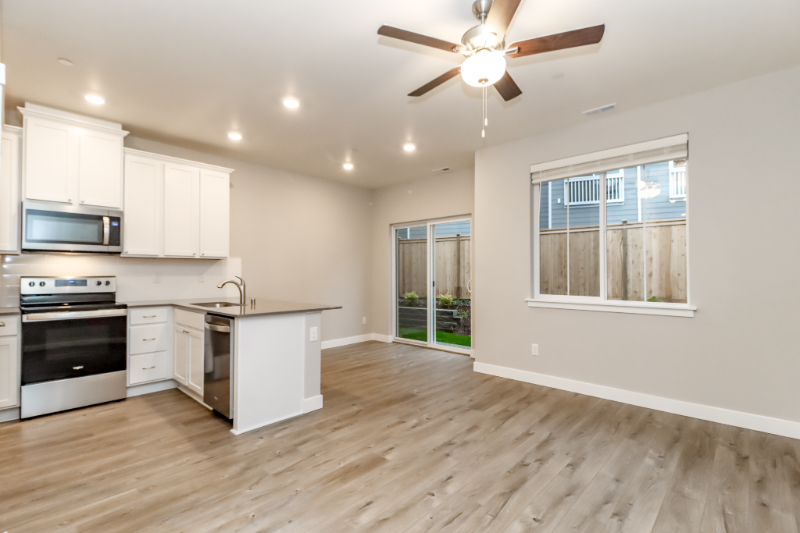 8319 E Gilman Ave - Photo 2 of 31