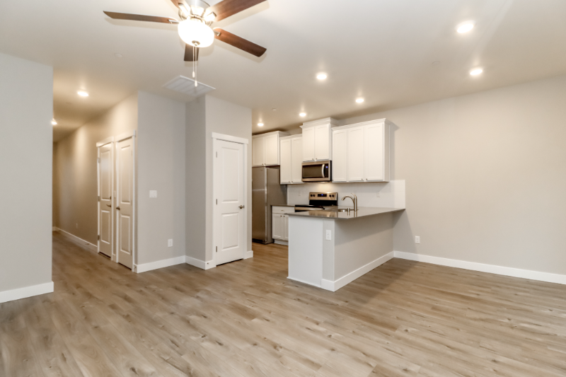 8319 E Gilman Ave - Photo 3 of 31