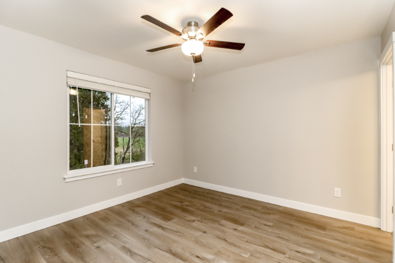 8319 E Gilman Ave - Photo 7 of 31