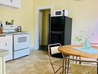 617 E Krall St - Photo 2 of 10