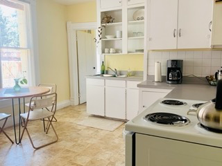 617 E Krall St - Photo 3 of 10