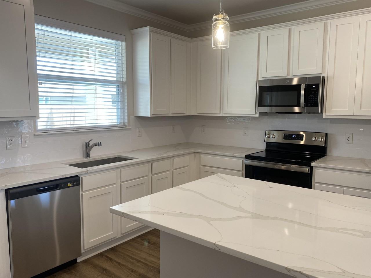 808 Killam Dr #1 - Photo 7 of 27