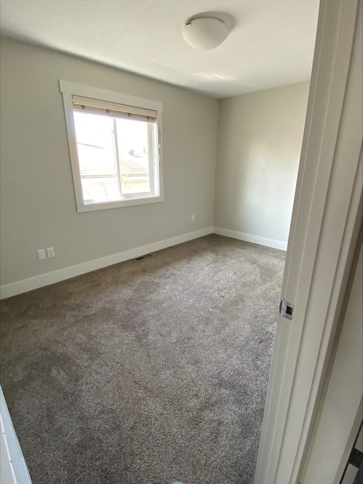 8612 77 St Uppr #UP - Photo 7 of 16