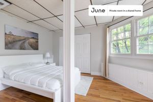 featured image of 1052 N Milwaukee Ave #D