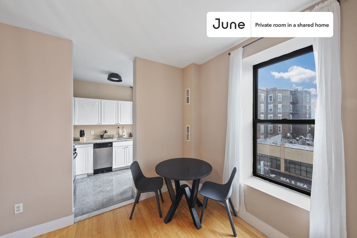 301 Saint Nicholas Ave #A - Photo 6 of 12