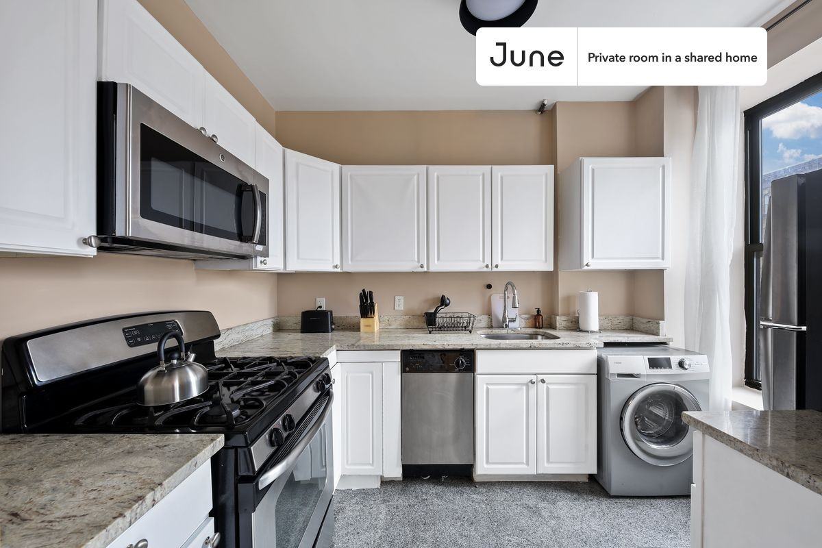 301 Saint Nicholas Ave #A - Photo 7 of 12