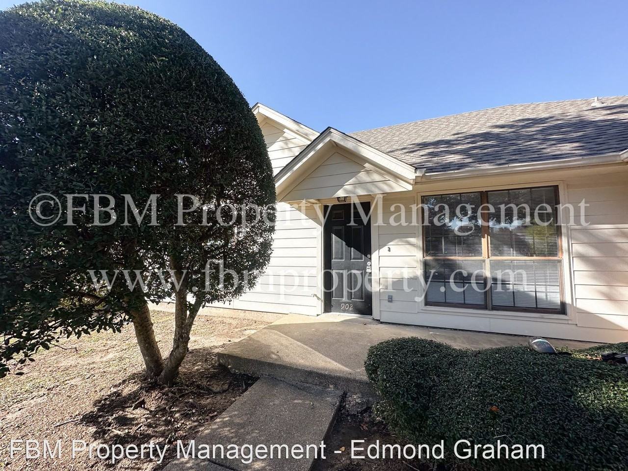 Biloxi Dr - Photo 2 of 16