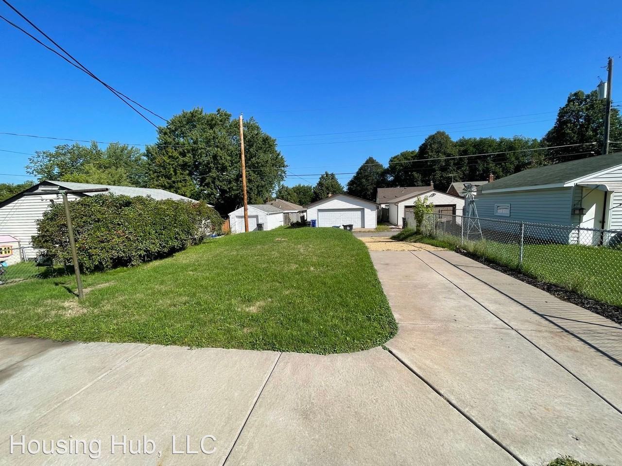 1927 Sherwood Ave - Photo 3 of 19