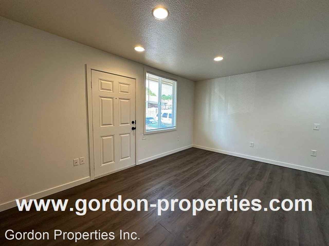 15026-15040 SE Arista Drive - Photo 3 of 25