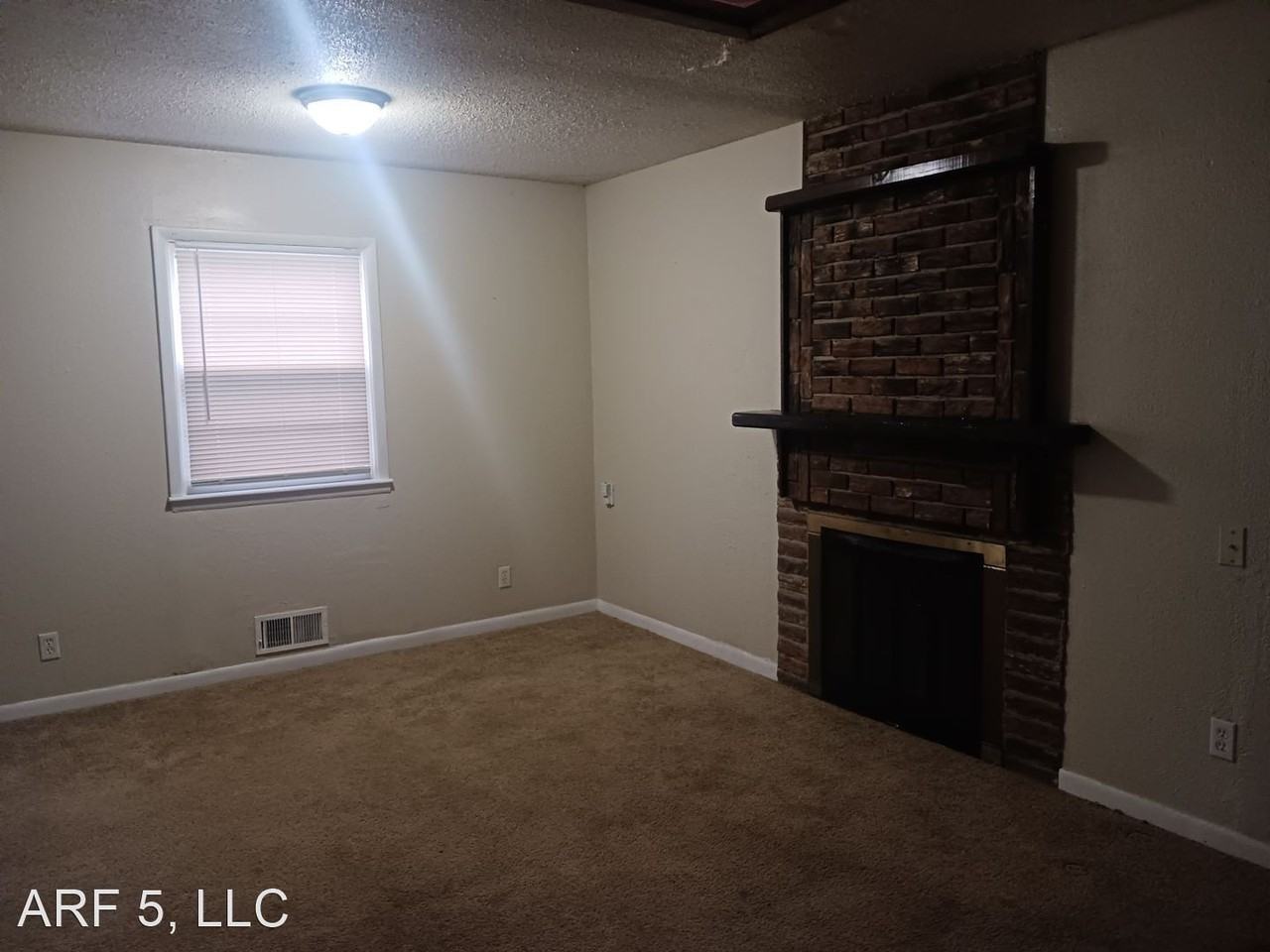 4236 Jackson Ave - Photo 2 of 8