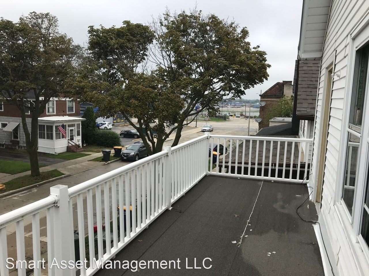 1428 S 79th St - Photo 2 of 4