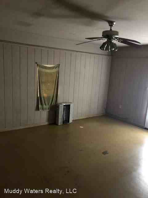 103 Oak Dr - Photo 2 of 12