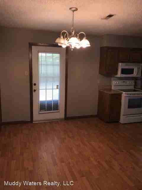 103 Oak Dr - Photo 3 of 12