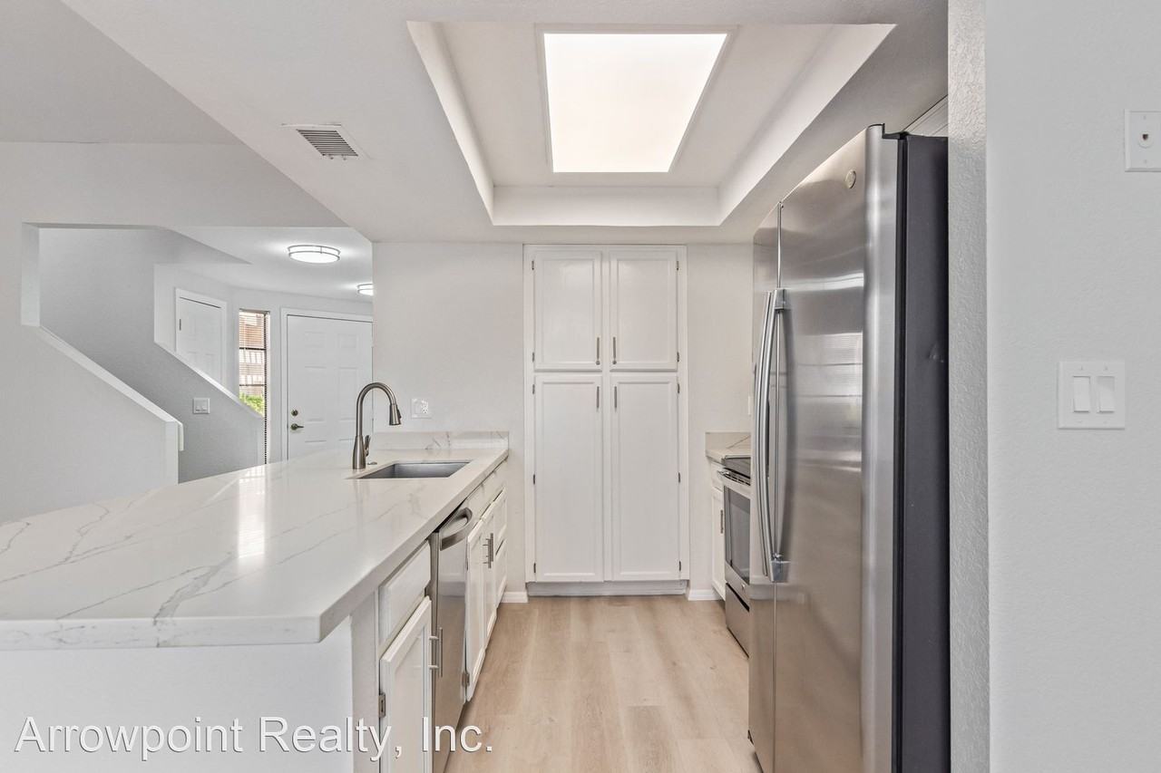 9705 E Mtn View - Photo 2 of 50