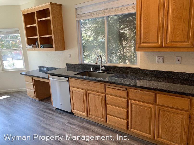 2072 Devonshire Dr - Photo 2 of 12