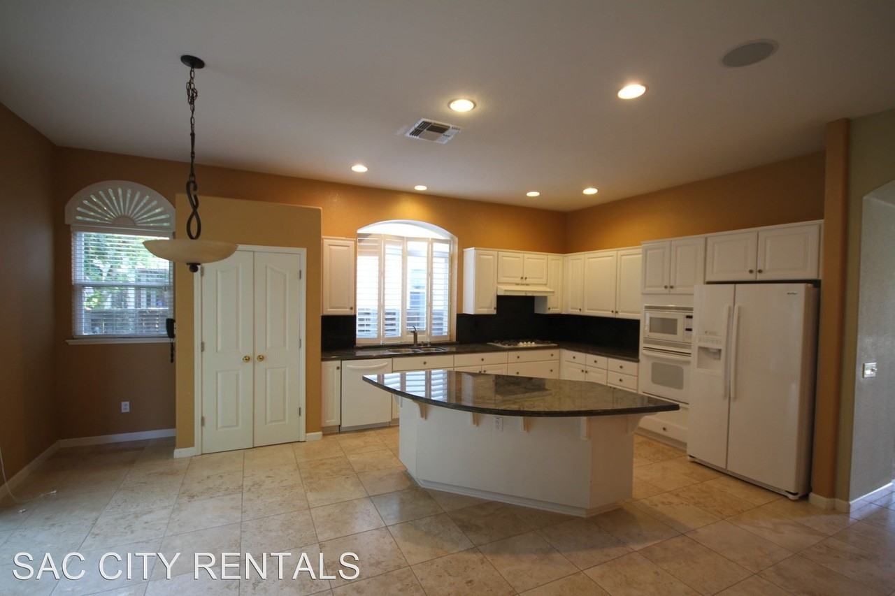 3405 Heron Lake Ln - Photo 3 of 19